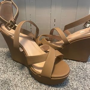 Brand new… I bought them for an event than never wore them.